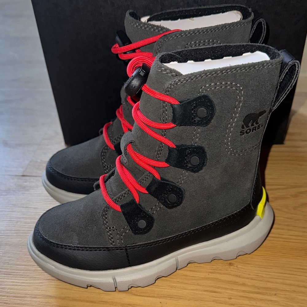 Sorel Kids Boots Size 10 NEW - Charcoal explore lace waterproof insulated shoes